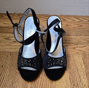 NIB Taryn Rose Satin Rhinestone Heels